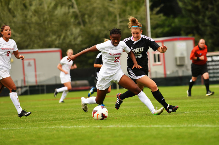 Sophomore defender Mariah Powers controls the ball against Eastern Washington on the Lower Soccer Field, Sunday, Sept. 1, 2013.