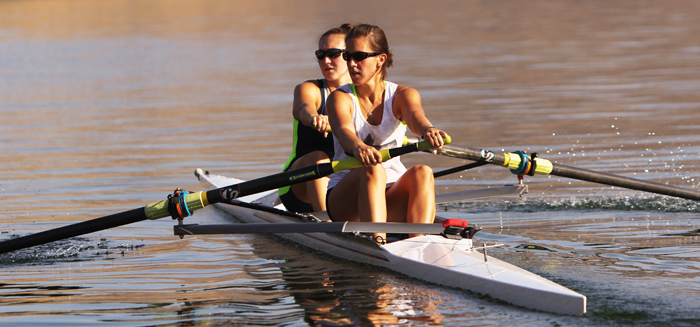 Senior+rower+Kendall+Boliba+rows+a+double+during+a+practice+on+the+Snake+river+Thursday%2C+Sept.+12%2C+2013.
