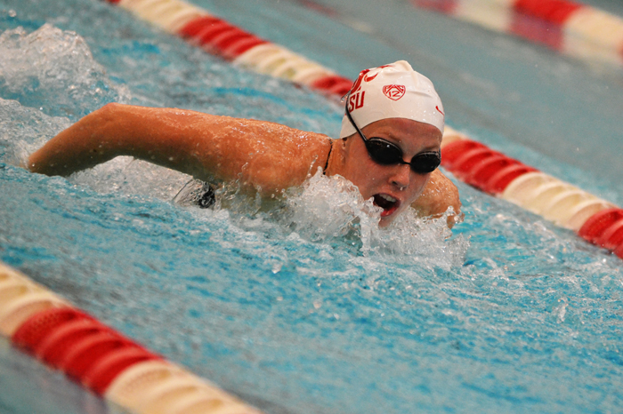 Senior Kelly Tannhauser swims laps during an unofficial practice in Gibb Pool, Tuesday, Nov. 12.