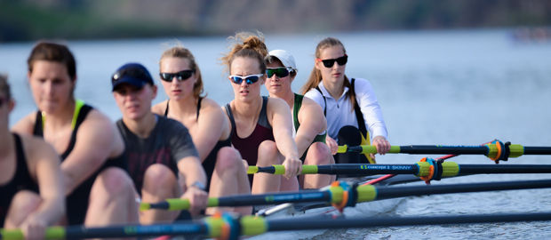 Members+of+the+WSU+Women%E2%80%99s+crew+team+row+an+eight+%288%2B%29+on+the+Snake+River%2C+March+31%2C+2013.