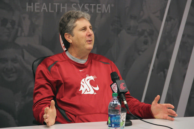 WSU+football+Head+Coach+Mike+Leach+speaks+to+the+press+in+the+Cougar+Football+Complex+building+following+a+loss+to+the+Arizona+Wildcats%2C+Monday%2C+Oct.+27%2C+2014.
