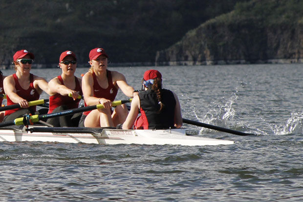 WSU+rowing+team+members+race+along+the+Snake+River+in+a+regatta+against+Gonzaga%2C+April+4%2C+2015.
