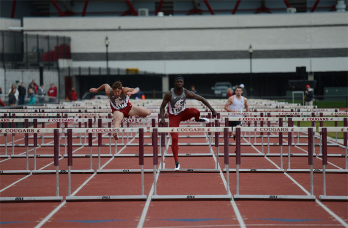 A+WSU+hurdler+races+during+the+Cougar+Invitational+at+Mooberry+Track%2C+April+25%2C+2015.