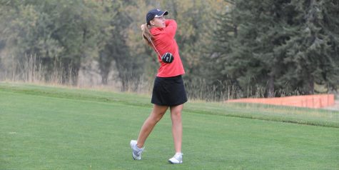 Sophomore Alivia Brown competes during the WSU Cougar Cup at the Palouse Ridge Golf Course on Sept. 22, 2015.