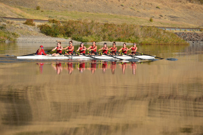 The+WSU+rowing+team+races+along+the+Snake+River+during+a+practice+on+Sept.+22.