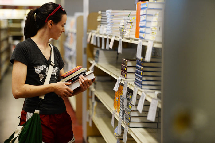 WSU student Katie Waldo looks for textbooks for the fall semester.