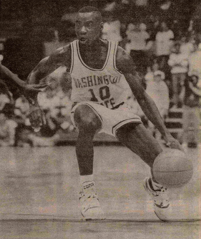 Bennie Seltzer represents the Cougars in a game against USC on Dec. 1, 1989.