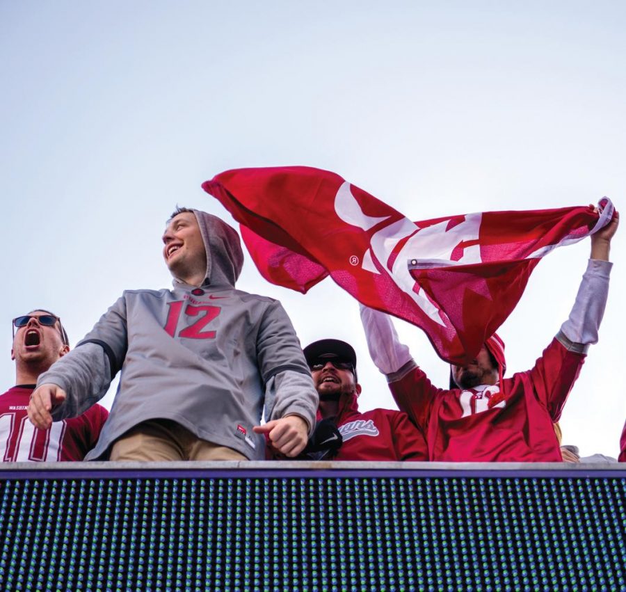 Students show their Cougar pride at the 2015 Apple Cup on Nov. 27.