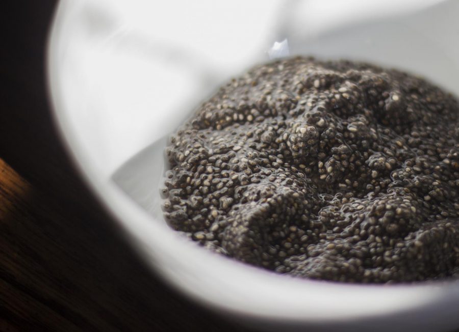 One+serving+of+chia+seeds+contains+42+percent+of+the+daily+fiber+value%2C+which+can+help+with+weight+loss+and+providing+feelings+of+satiety.