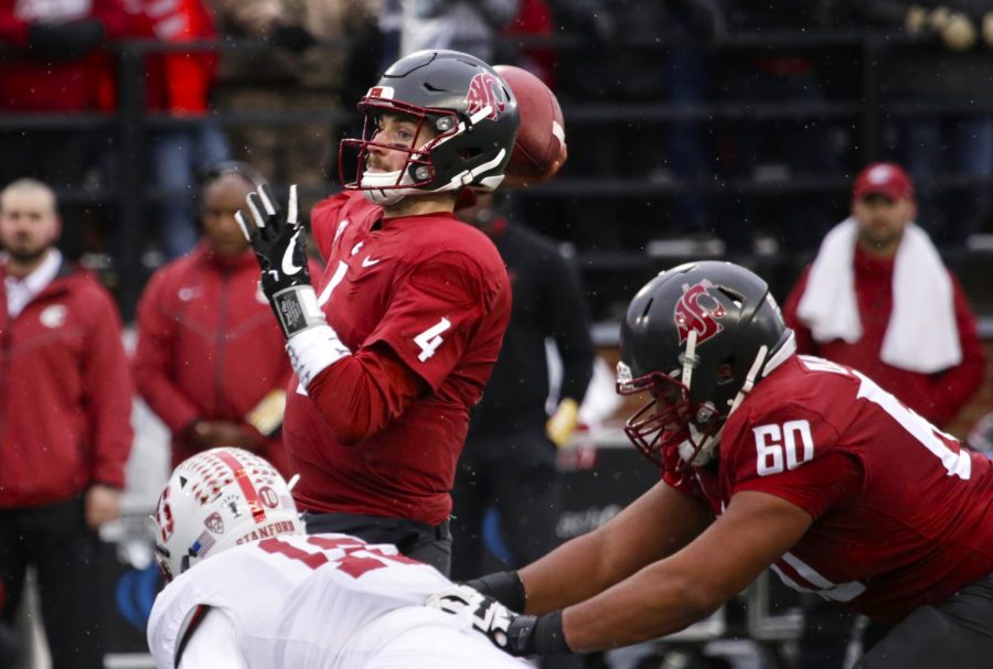 Redshirt senior quarterback Luke Falk breaks the PAC-12 record for passing yards in the first half against Stanford on Saturday at Martin Stadium.
