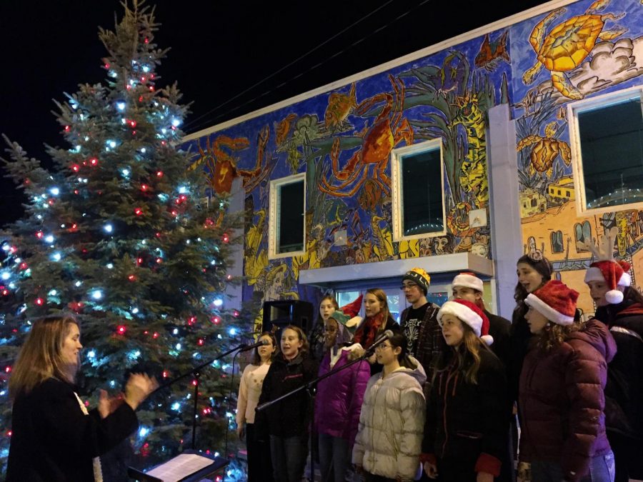 The 2016 Holiday Fest in downtown Pullman featured choir performances. This year, they are including more local businesses 
and featuring the local band Paradox at Rico’s Public House.