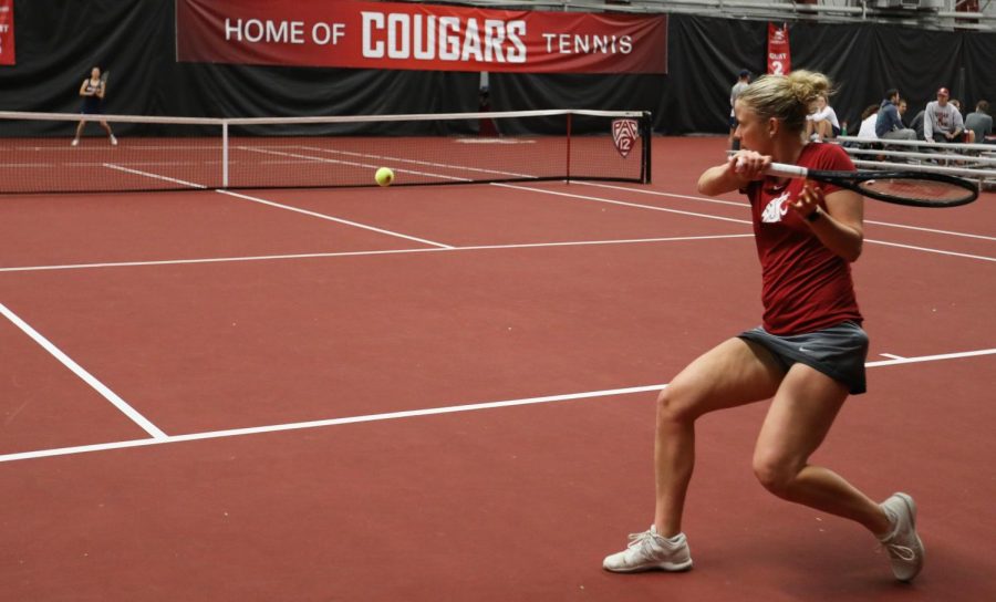 WSU+junior+Aneta+Miksovska+competes+in+a+match+against+Montana+State+on+Jan.+20+at+Hollingbery+Fieldhouse.