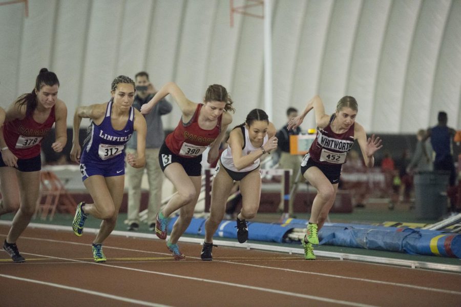 WSU freshman distance runner Pia Richards, second from the right, competes in the Cougar Indoor on Feb. 3.