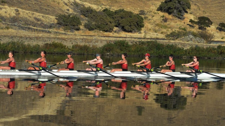 WSU+rowing+practices+prior+to+its+race+at+the+Clemson+Invitational+this+weekend.