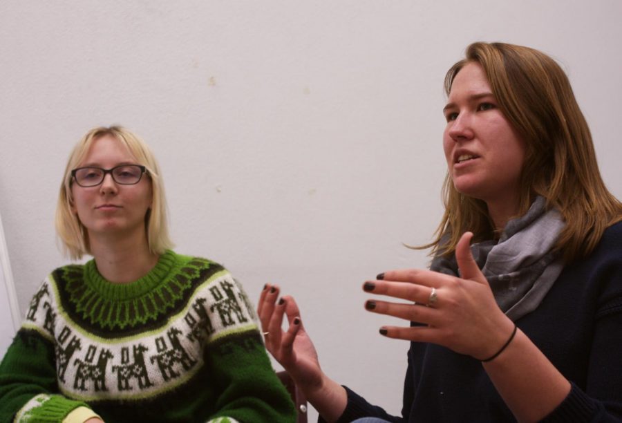 Co-presidents Jennifer Beyer, left, and Laila Reimanis explain their goal for the
Environmental Science Club to raise zero waste awareness Tuesday in Fulmer Hall.