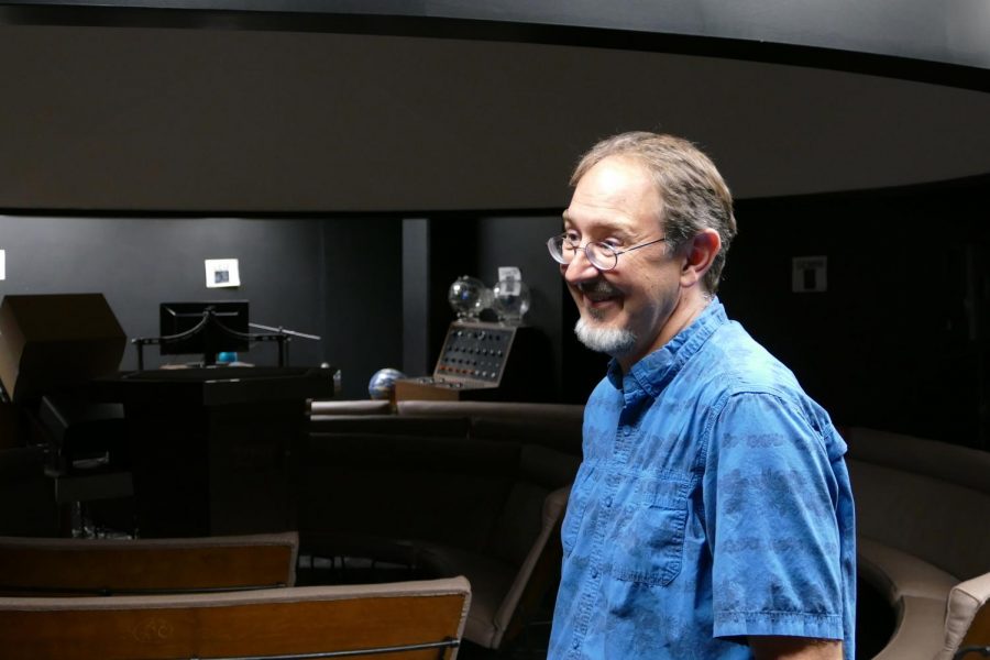 Professor Guy Worthey discusses his show on Aug. 23 in the WSU Planetarium in Sloan Hall. Tonights show will be a year in review.