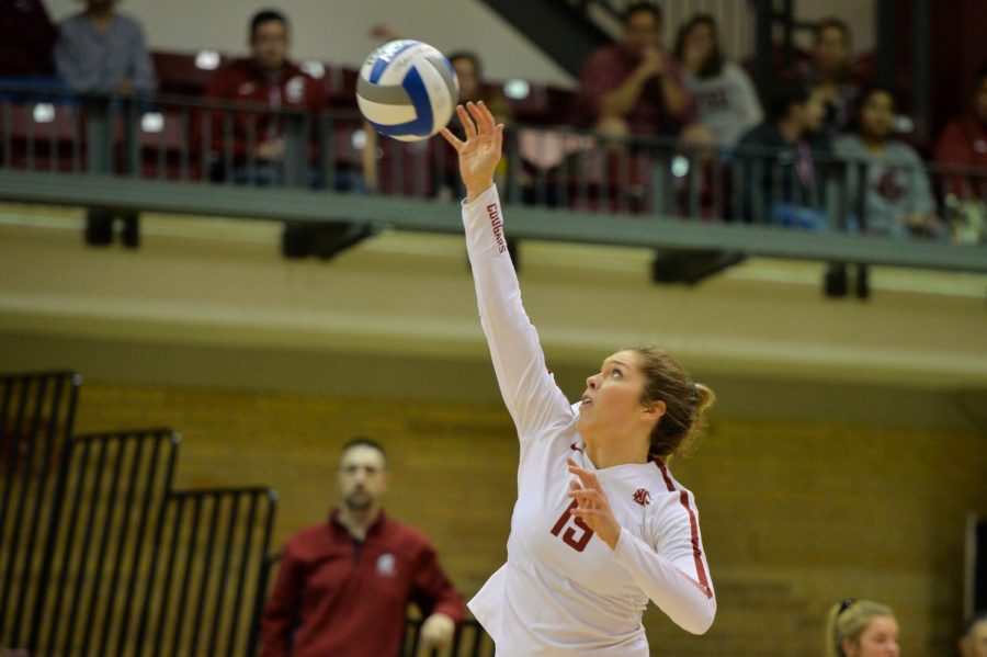 Then-junior+setter+Ashley+Brown+serves+the+ball+in+the+game+against+the+University+of+Southern+California+on+Oct.19+in+Bohler+Gym.