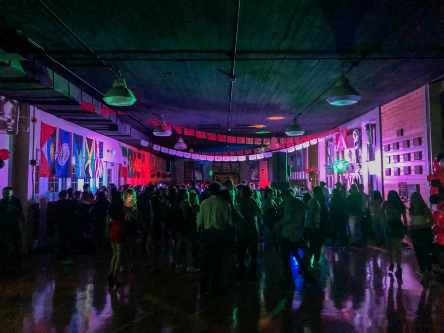 Students and alumni of WSU, UW, U of I, and EWU gather for a night of música during Hype Knight on Saturday night at Ensminger Pavilion.