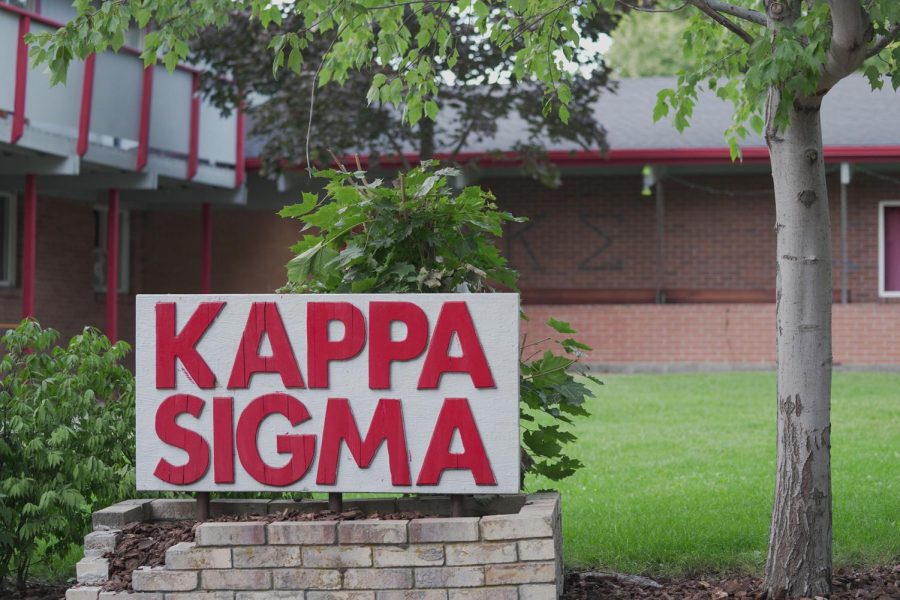 A+sign+stands+in+front+of+the+Kappa+Sigma+fraternity+building+on+Thursday+evening.+Chapter+president+Kosay+Hartmann+said+without+IFC+recognition%2C+the+chapter+cannot+participate+in+events+like+homecoming+and+Greek+Week.