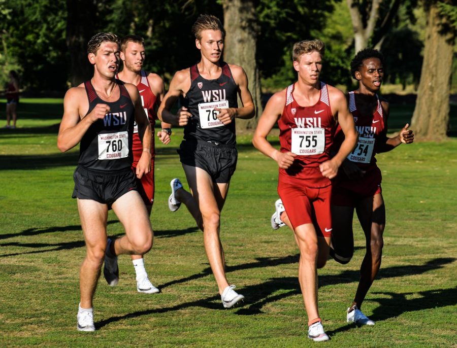WSU+senior+Justin+Janke%2C+far+left%2C+runs+with+his+teammates+in+the+6k+race+for+the+WSU+Open+on+Aug.+30+at+the+Colfax+Golf+Course.
