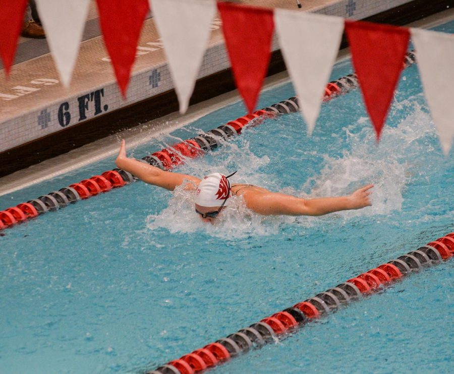Freshman+Kate+Laderoute+places+sixth+in+the+200-meter+individual+medley+on+Sept.+28+at+WSU%E2%80%99s+Gibb+Pool.+The+Cougs+lost+172-90+to+Nevada