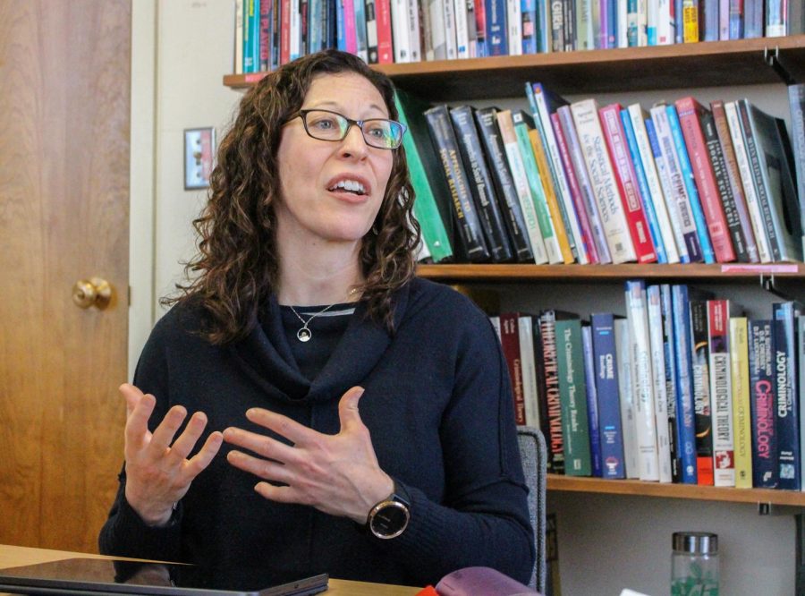 Sociology+associate+professor+Jennifer+Sherman+explains+how+she+will+be+conducting+research+on+rural+areas+Wednesday+at+Wilson-Short+Hall.+Sherman+is+partnering+with+professor+Jennifer+Schwartz.