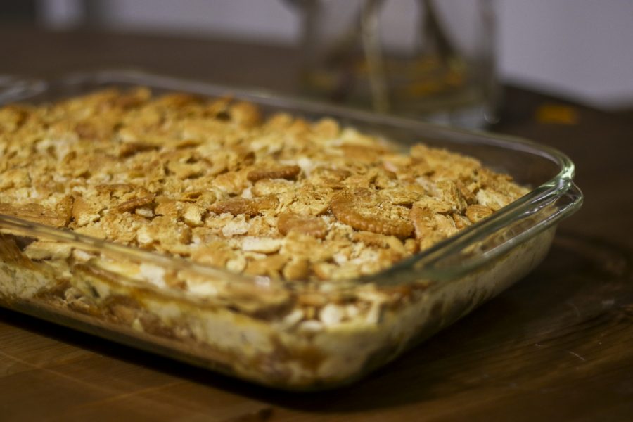 Buttery+crackers+and+creamy+chicken+all+in+one+perfect+casserole.