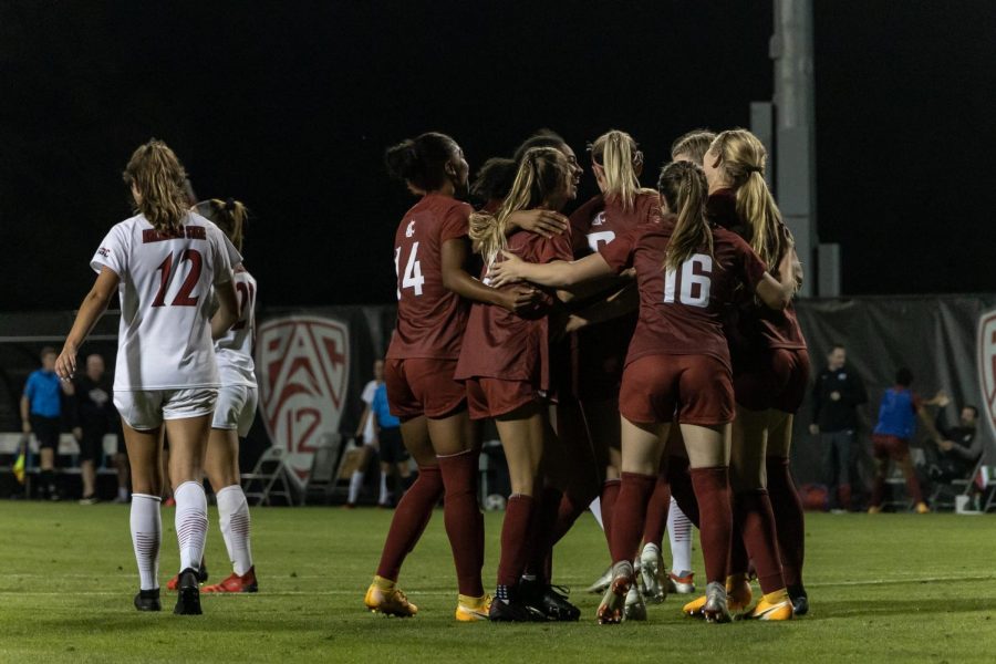 The+Cougars+womens+soccer+team+celebrates+following+Sydney+Pulvers+penalty+kick+goal+during+a+1-1+draw+with+Arkansas+State.