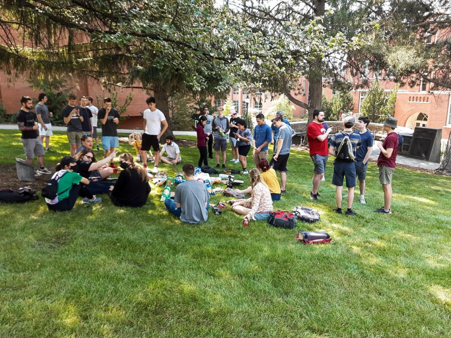 During Week of Welcome, members of Discougs finally got to meet each other in person almost a year after the server came to be. A potluck-style picnic was held on campus, where members were able to socialize and play games with each other. 