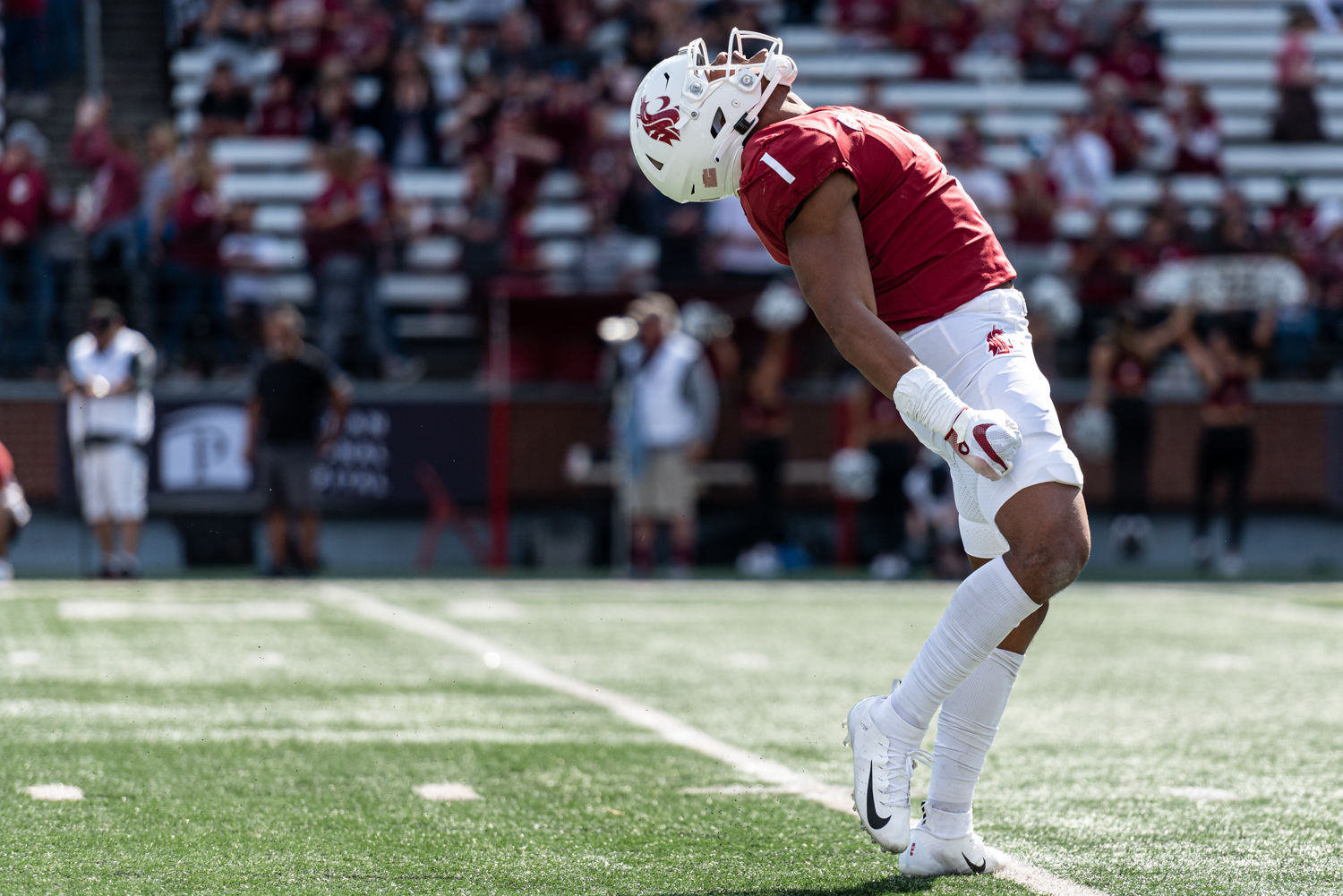 Former Washington State star linebacker Daiyan Henley selected by