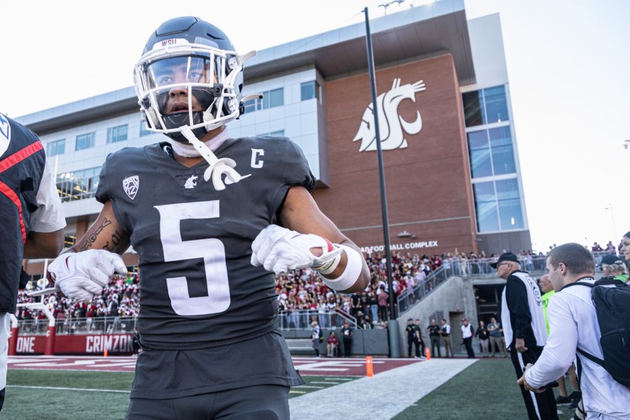 WSU wide receiver Lincoln Victor runs back to the sideline after a kickoff during an NCAA college football game against Oregon, Sep. 24.