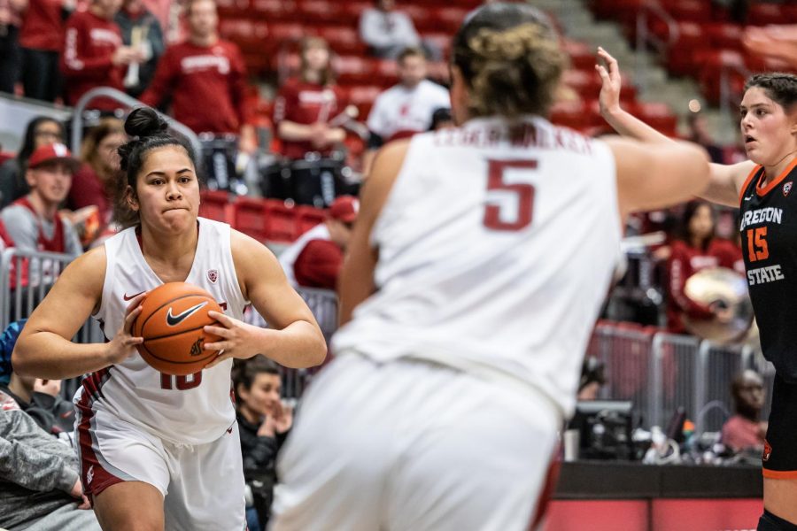 WSU+forward+Ula+Motuga+passes+the+ball+to+guard+Charlisse+Leger-Walker+during+an+NCAA+basketball+game+against+Oregon+State%2C+Feb.+19%2C+2023%2C+in+Pullman%2C+Wash.