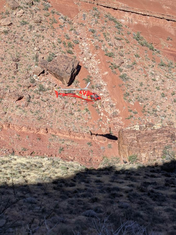 Grand+Canyon+Search+and+Rescue+team+flying+in+to+help