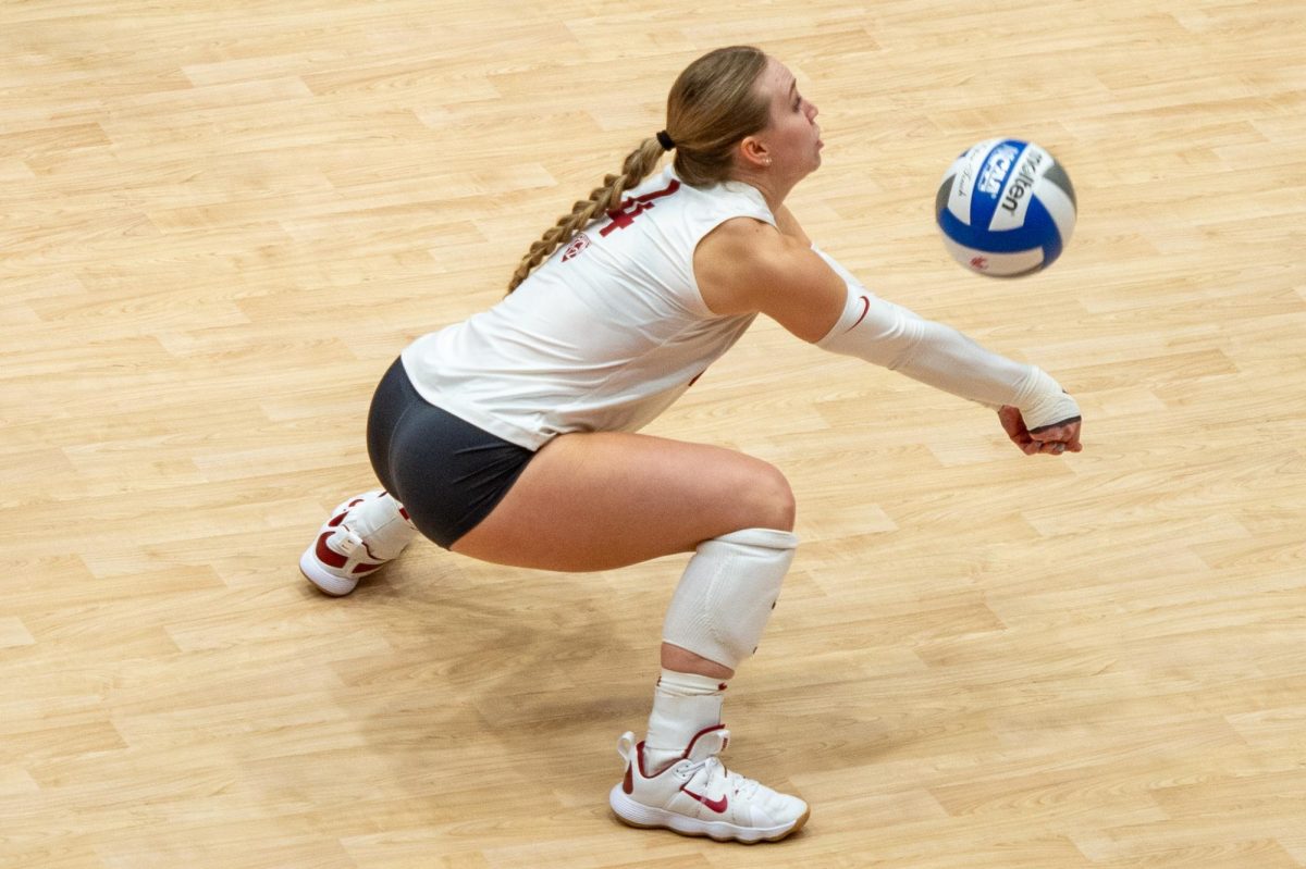 Logan+Golden+digs+the+ball+during+an+NCAA+volleyball+match+against+Utah%2C+Oct.+13%2C+in+Pullman%2C+Wash.+