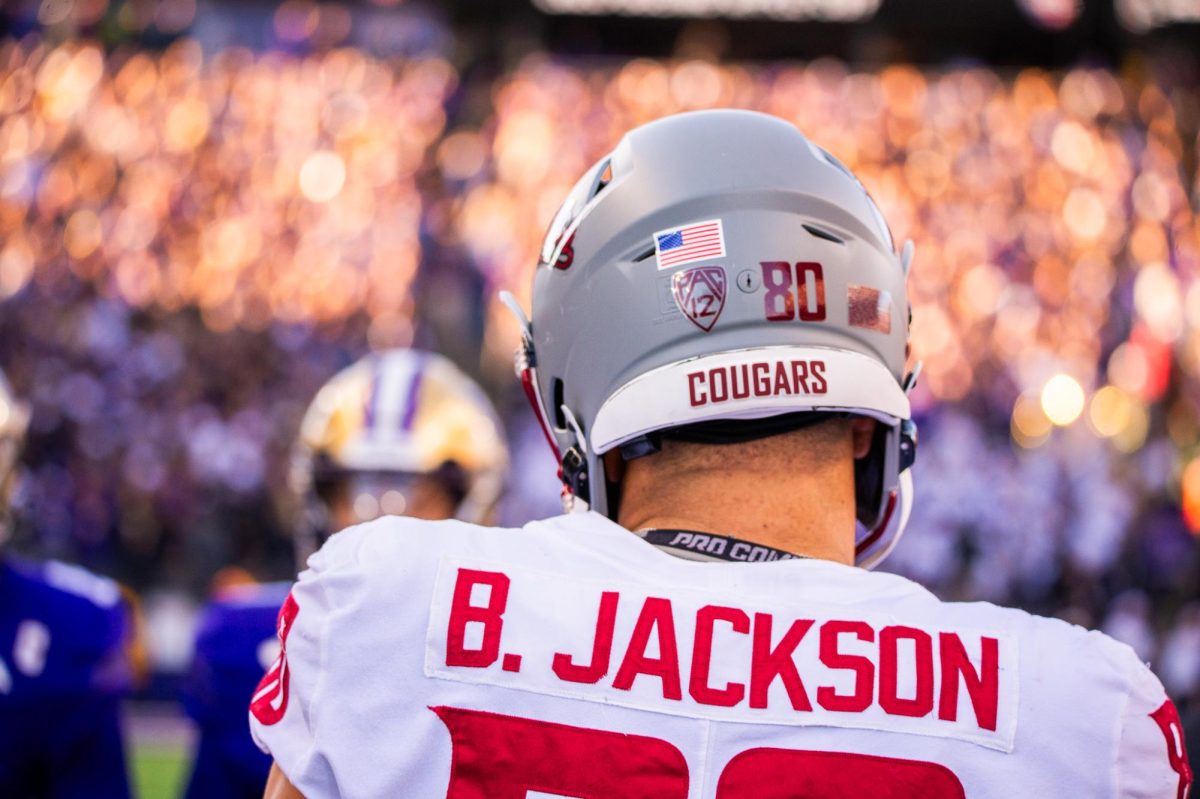 Brennan+Jackson+at+midfield+as+the+Cougs+lose+the+coin+toss%2C+Nov.+25%2C+in+Seattle%2C+Wash.+