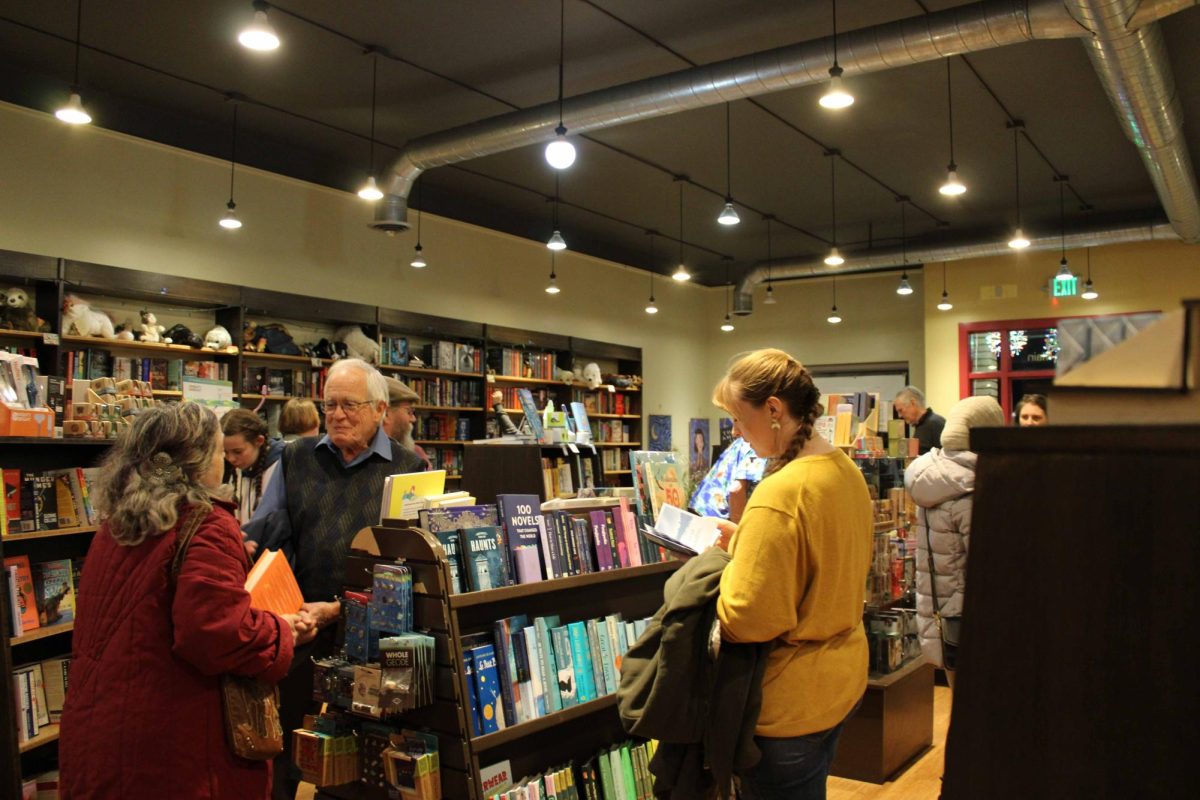 Customers+at+BookPeople+of+Moscows+50th+anniversary+celebration.