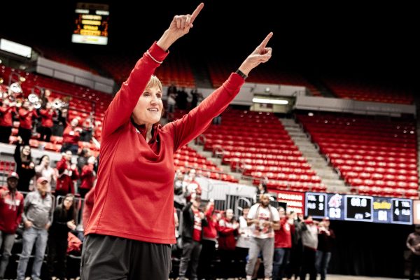 Kamie Ethridge points to the crowd after the Cougs took down Toledo in the third round of the WBIT, March 29, in Pullman, Wash. 