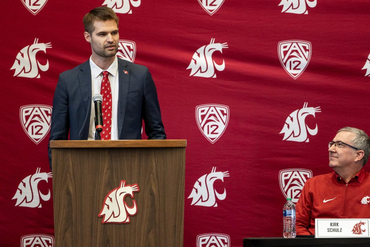 David+Riley+addresses+WSU+fans+for+the+first+time+since+his+hiring%2C+April+4%2C+in+Pullman%2C+Wash.+