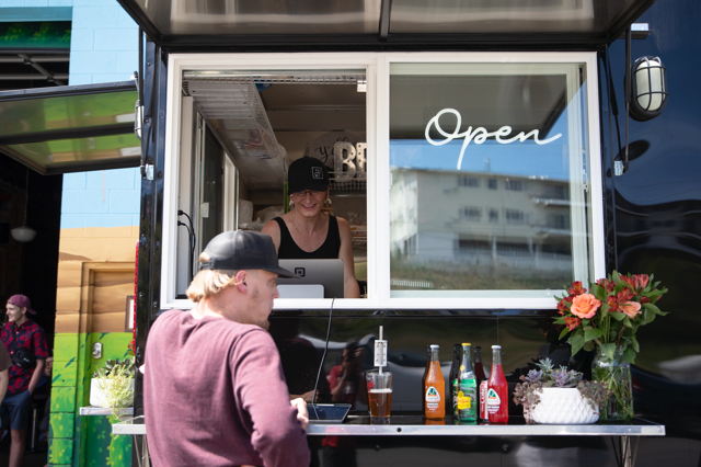 Miss+Huddys+is+a+local+barbecue+business+and+serves+food+every+other+weekend.+Their+NIL+deal+with+WSU+quarterback+John+Mateer+helps+community+members+know+when+they+are+cooking+and+serving.+