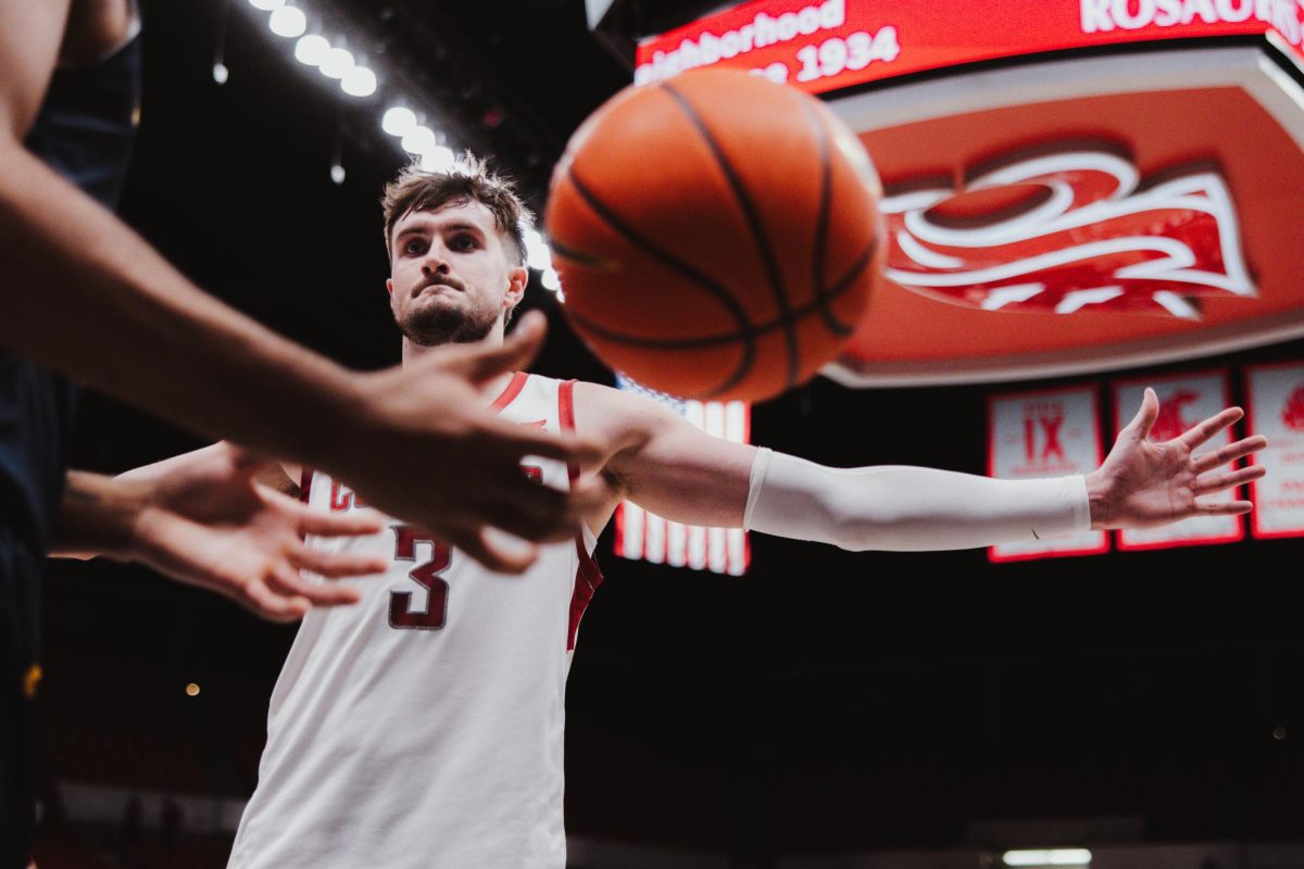 Ethan Price stares down a UNC player during an inbounds play, Nov. 18, in Pullman, Wash.