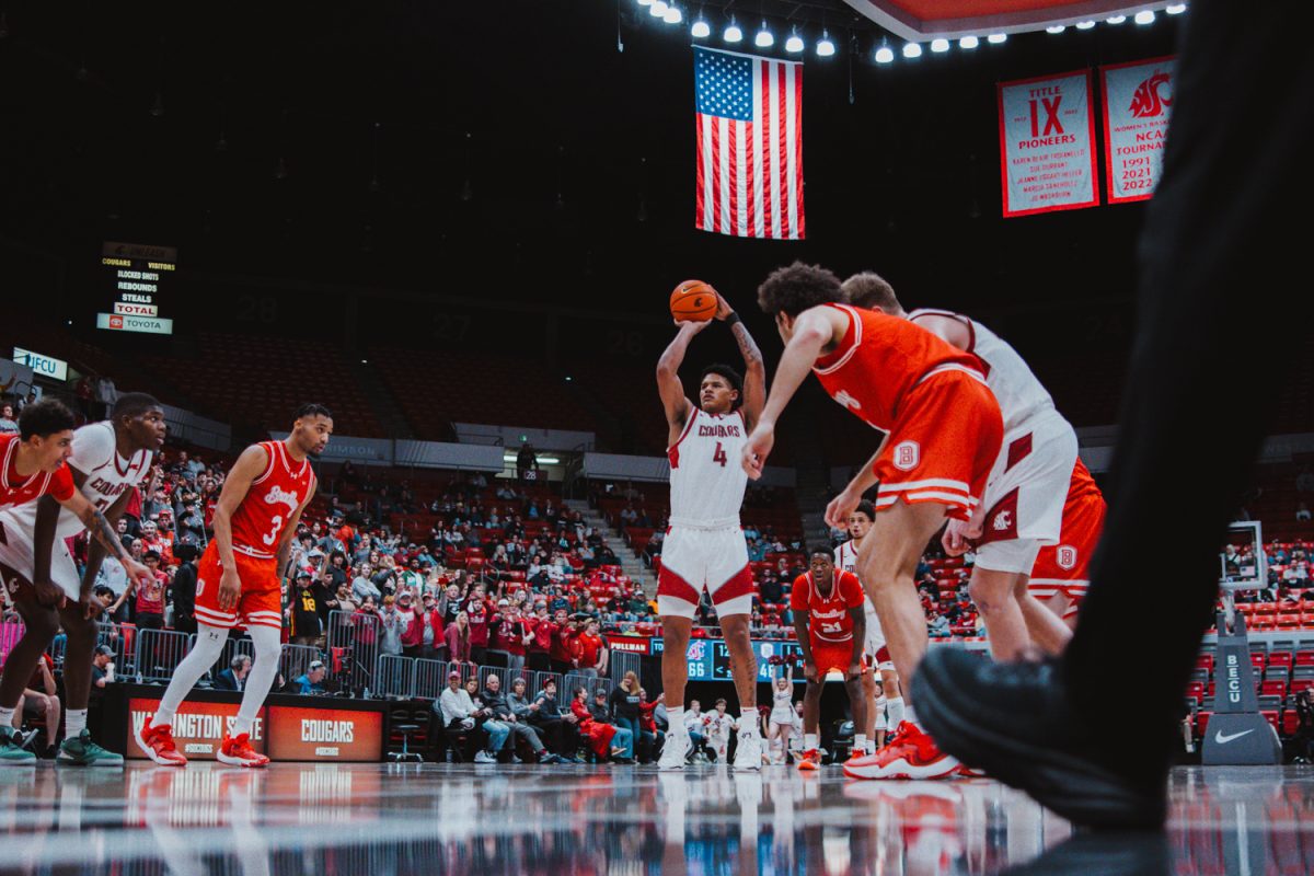 LeJuan Watts at the free-throw line against Bradley, Nov. 9, in Pullman, Wash. 