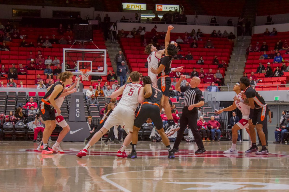 The Cougars battle Pacific in a tight game at Beasley, Jan. 9, Pullman, Wash.