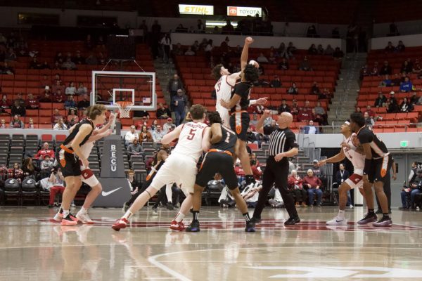 The Cougars and Pacific Tigers battle at Beasley Colisuem on Jan. 9, Pullman, WASH