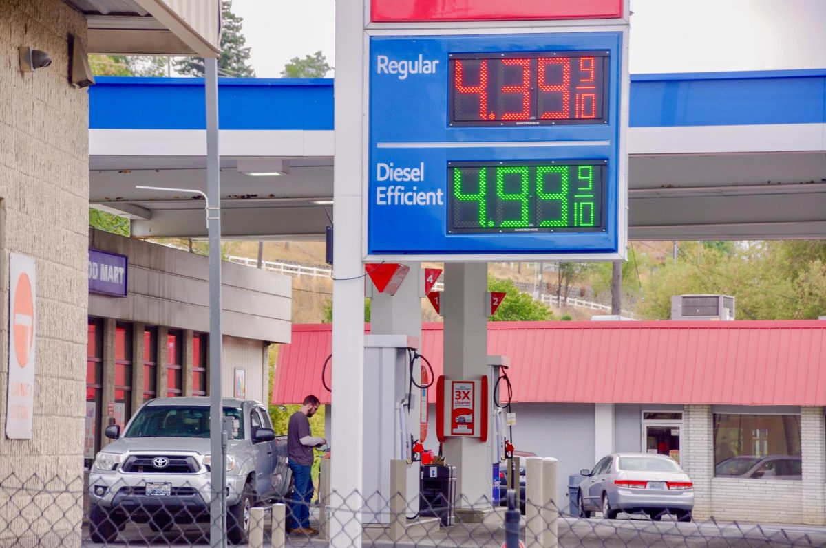 Pullman residents fueling their cars at the Mobil station on Grand Ave., Sept. 21.