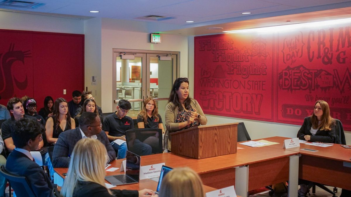 ASCC Representative Amanda Morgan addressing the ASWSU senate, Oct. 15