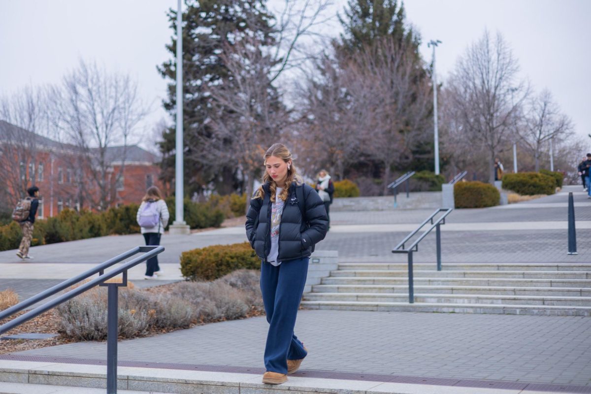 Students walking on the Library Mall on the WSU Pullman campus, Jan. 21, 2026.